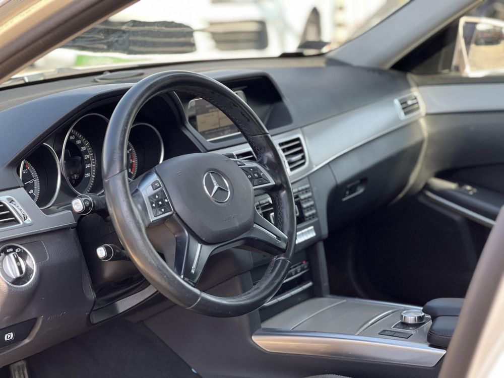 MERCEDES-BENZ E-OSZTÁLY E 200 Avantgarde (Automata) Napfénytető Ülésfűtés F1 váltó Bőr belső Ex taxi A LEGJOBB ÁRON!