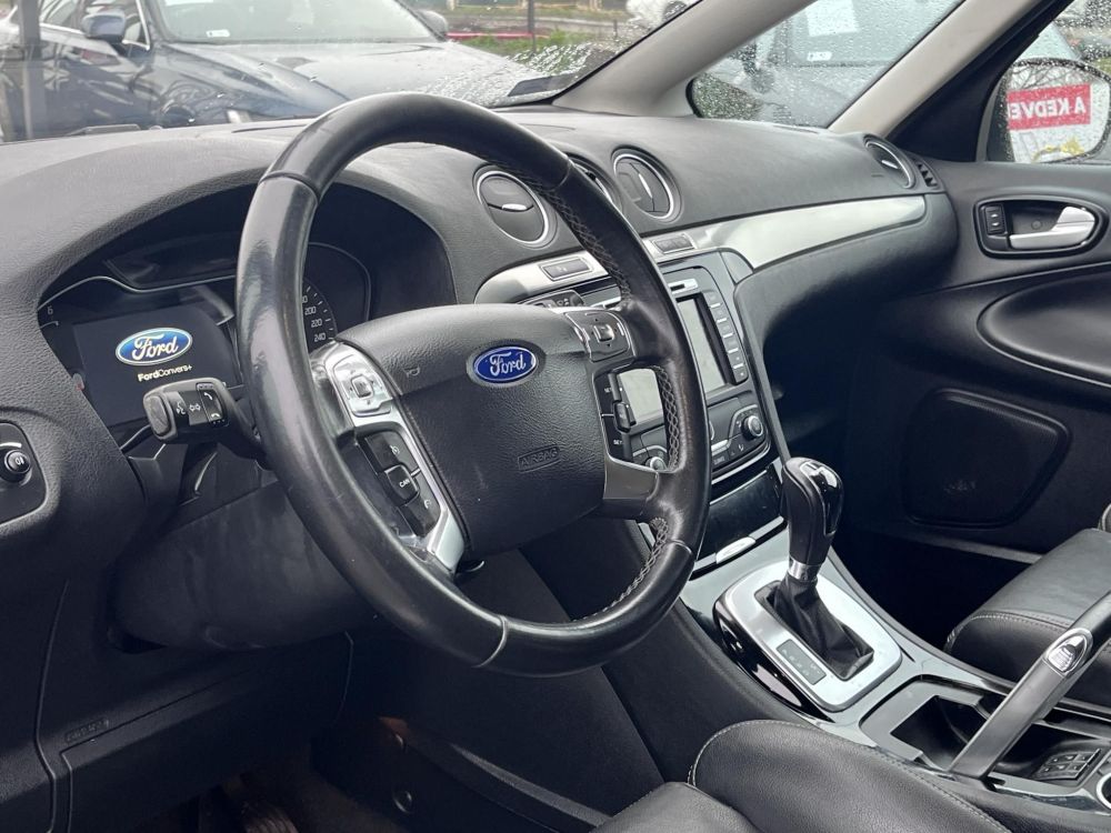 FORD S-MAX 2.0 TDCi Business Powershift Tempomat. fűthető ülések. navigáció. téli-nyári kerékszett