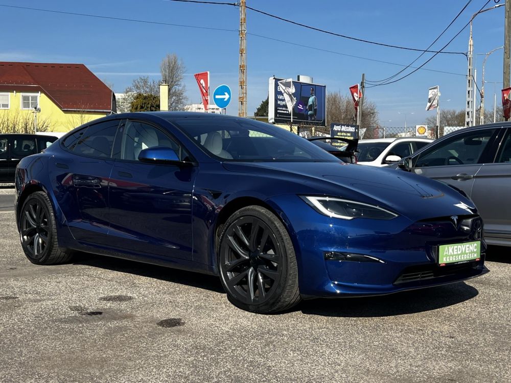 TESLA MODEL S Long Range AWD (Automata) Yoke kormány. Fehér belső. 21 felni. Garanciális