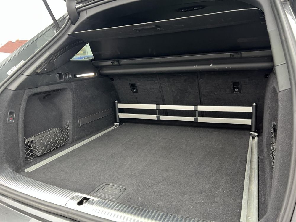 AUDI A4 Avant 3.0 TDI Sport quattro Tiptronic ic S-line LED Virtual Cockpit Távtartó Memória Kamera Vonóhorog Szervizelt!