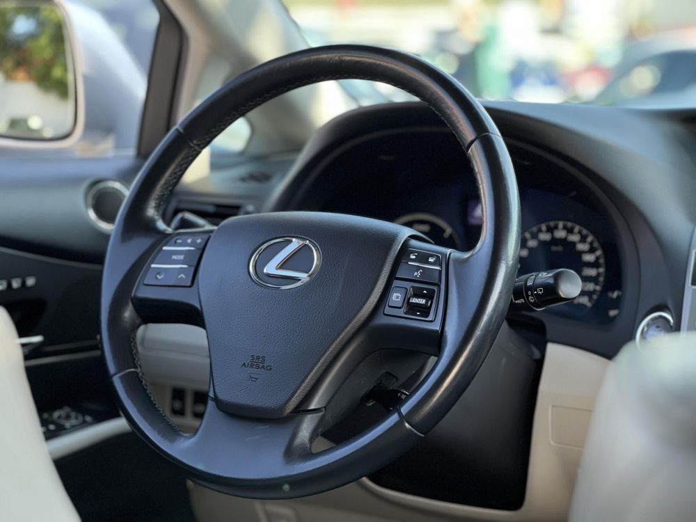 LEXUS RX 450h Executive CVT Dokumentált előélet. Vajbőr belső. 4 évszakos gumik!
