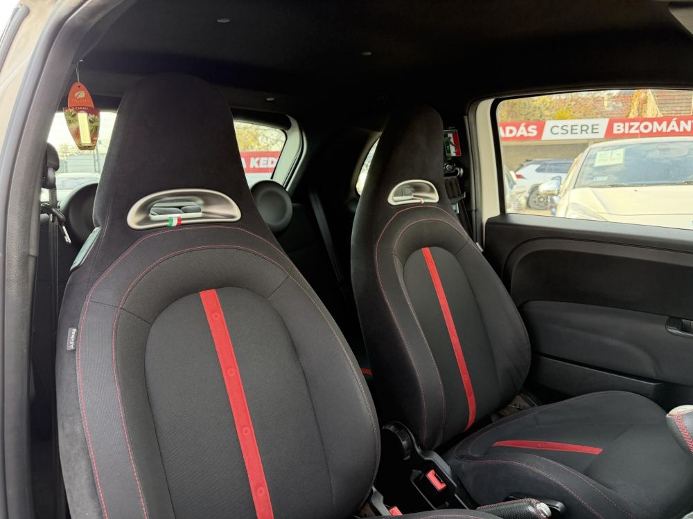 ABARTH 500 1.4 76e km. akrapovic. digitklíma. rendszeresen karbantartott!