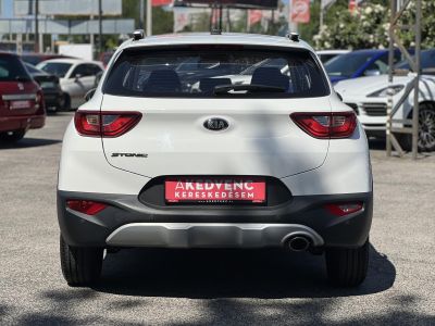 KIA STONIC 1.25 MPI Style 63e km. Magyarországi. Gyári fényezés. Végig vezetett szervizkönyv!