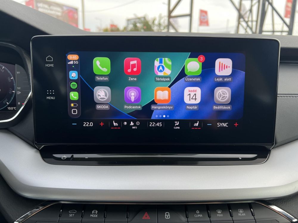 SKODA OCTAVIA Combi 1.4 TSI pHEV Ambition DSG 22e km. LED Tempomat Carplay Sávtartó Ülésfűtés Kormányfűtés Virtual Cockpit