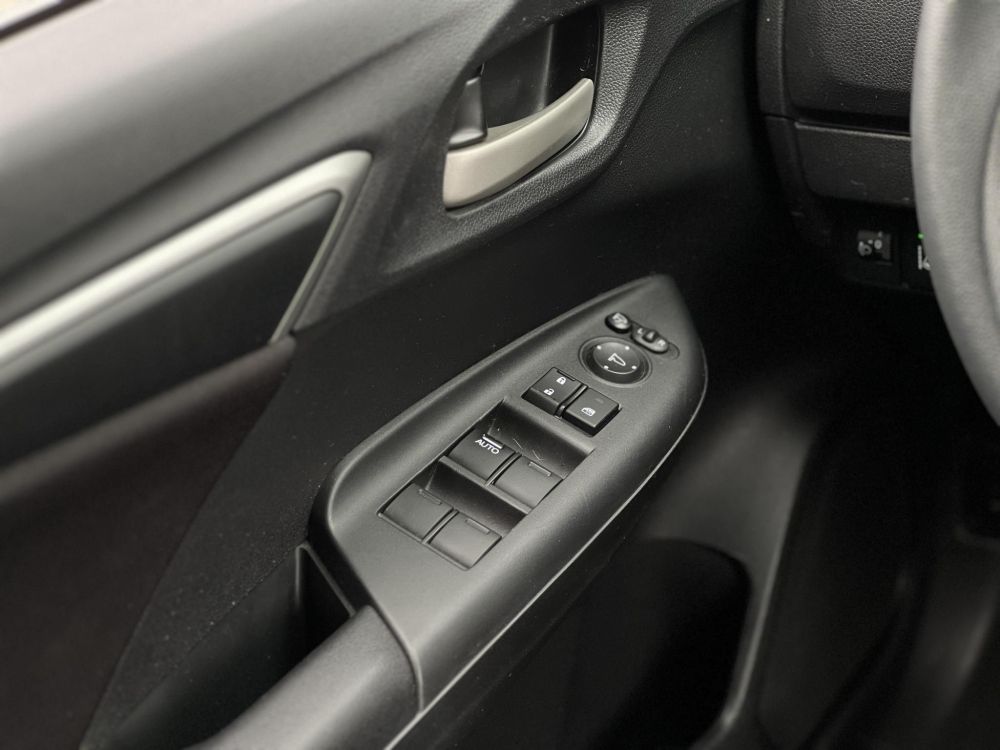 HONDA JAZZ 1.3 Trend Magyarországi. Márkaszervizelt. Tolatókamera!