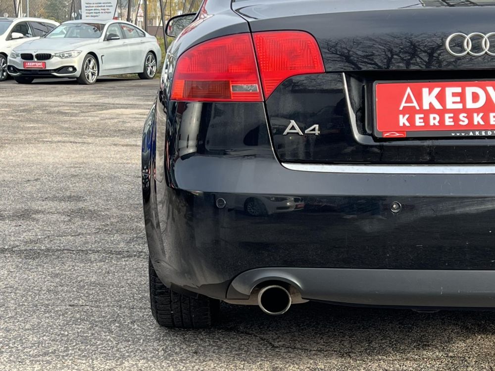 AUDI A4 1.6 Klíma Tolatóradar Új téli gumik!
