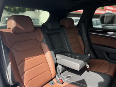 VOLKSWAGEN TOUAREG 3.0 V6 TDI Atmosphere Tiptronic ic 135e km. M.o.-i. magasan felszerelt. márkaszervizelt előélet!