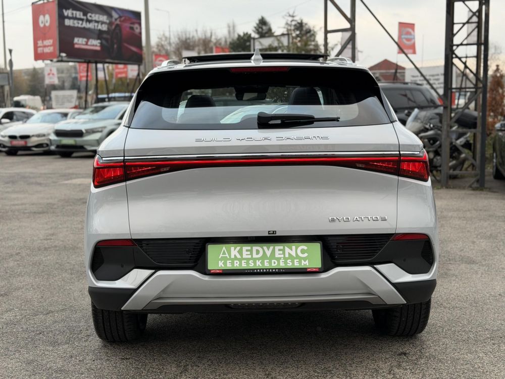 BYD ATTO 3 Design 60,4kWh LFP. M.o.-i. 1.tul. garanciális. panorámatető. világos belső!