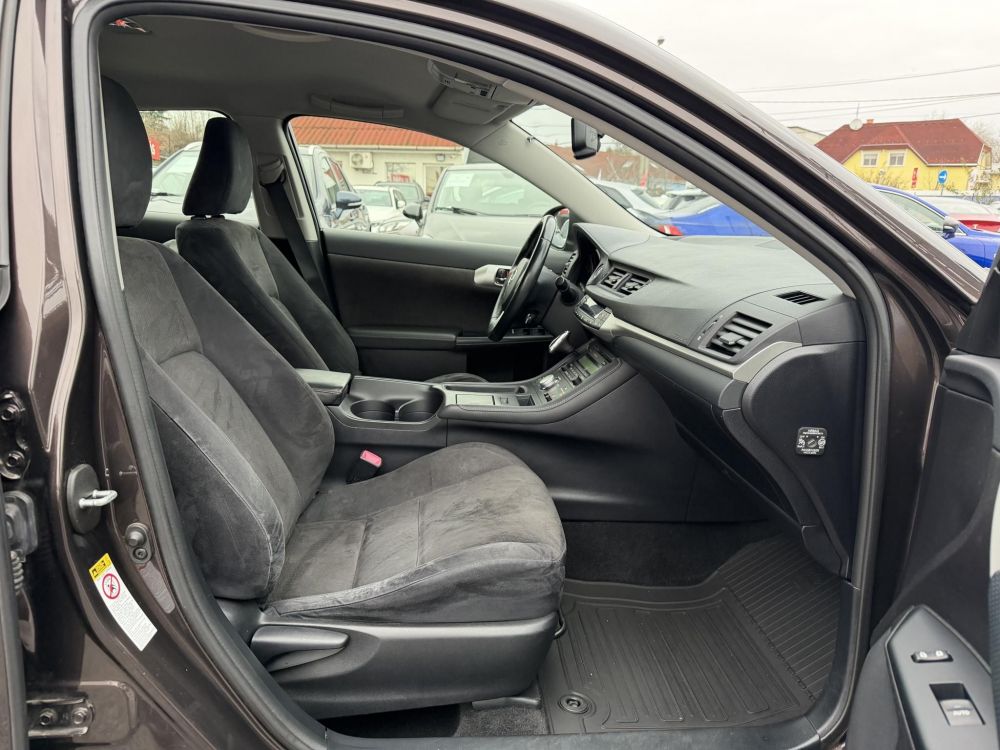 LEXUS CT 200h Comfort (Automata) 125e km. LED Tempomat Kamera Ülésfűtés Digitklíma