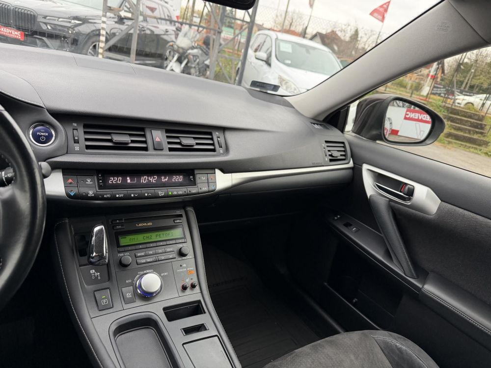 LEXUS CT 200h Comfort (Automata) 125e km. LED Tempomat Kamera Ülésfűtés Digitklíma