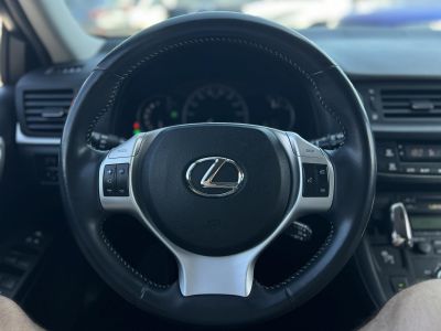 LEXUS CT 200h Comfort (Automata) Ülésfűtés. tolatókamera. szervizkönyv. 8 felni