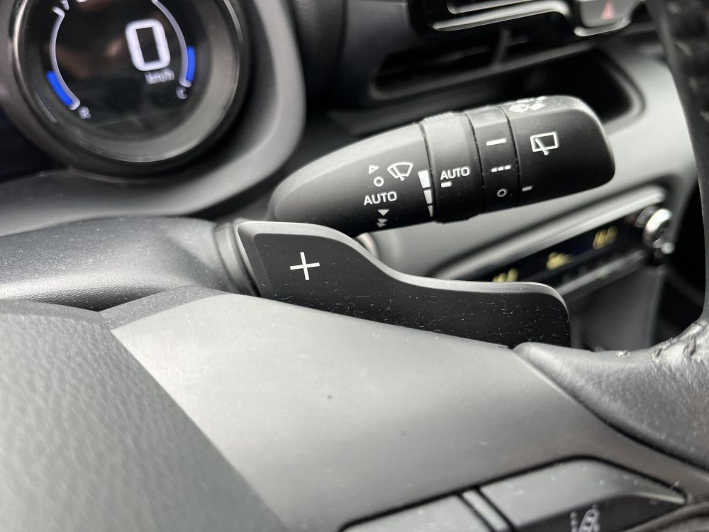 TOYOTA YARIS 1.5 VVT-i Selection Style Magyar. 109e km Kamera Digit Bőr