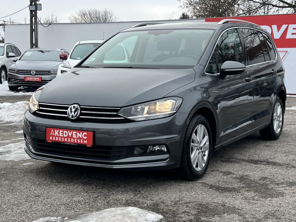 VOLKSWAGEN TOURAN 1.5 TSI ACT IQ.Drive DSG [7 személy] M.o-i. Távtartó Bluetooth Ülésfűtés Kamera Gyönyörű állapotban!