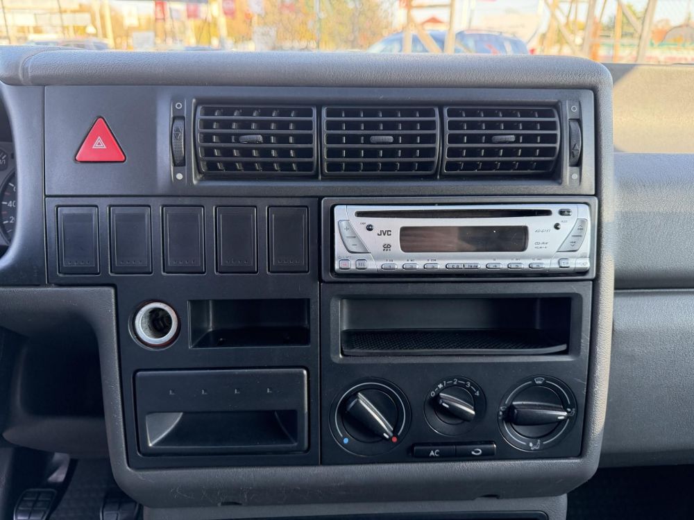 VOLKSWAGEN TRANSPORTER T4 2.5 7DH 1Y2 Hosszú. klímás. kitűnő állapotban!