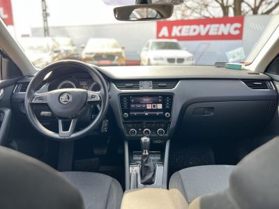 SKODA OCTAVIA 1.4 TSI Style DSG M.o.-i. sérülésmentes. CARPLAY!