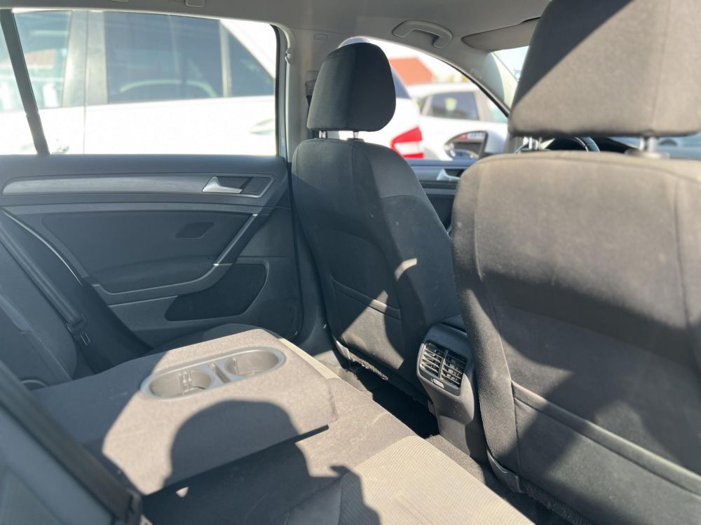 VOLKSWAGEN GOLF VII e-Golf Edition 120e km. 230km hatótáv. 2 töltő kábel. CARPLAY!