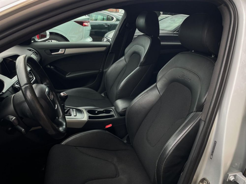 AUDI A4 Avant 2.0 TDI DPF S-line Klíma Tempomat Bluetooth Navi 6 sebességes!