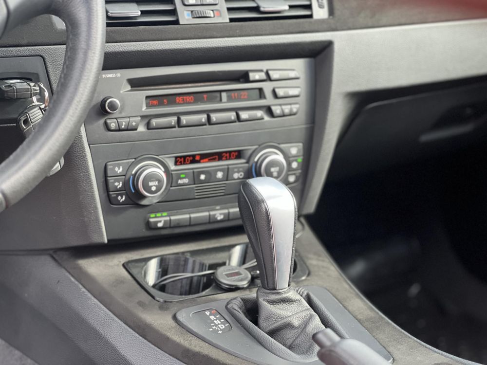 BMW 320d xDrive Touring (Automata) Bordó bőr belső.153e km. M.o.-i. panoráma tető ülésfűtés frissen szervizelt!