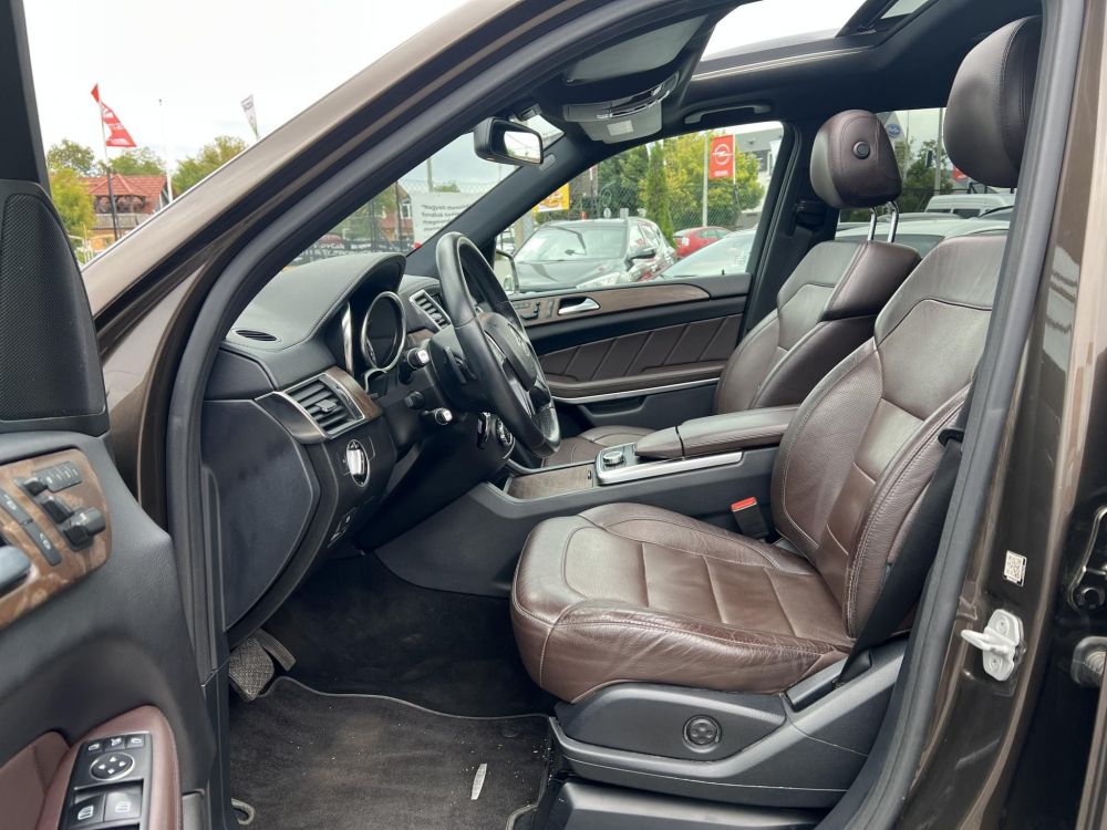 MERCEDES-BENZ GL 350 BlueTEC 4Matic (Automata) (7 személyes ) Magyarországi. AMG-csomag. Új légrugók!