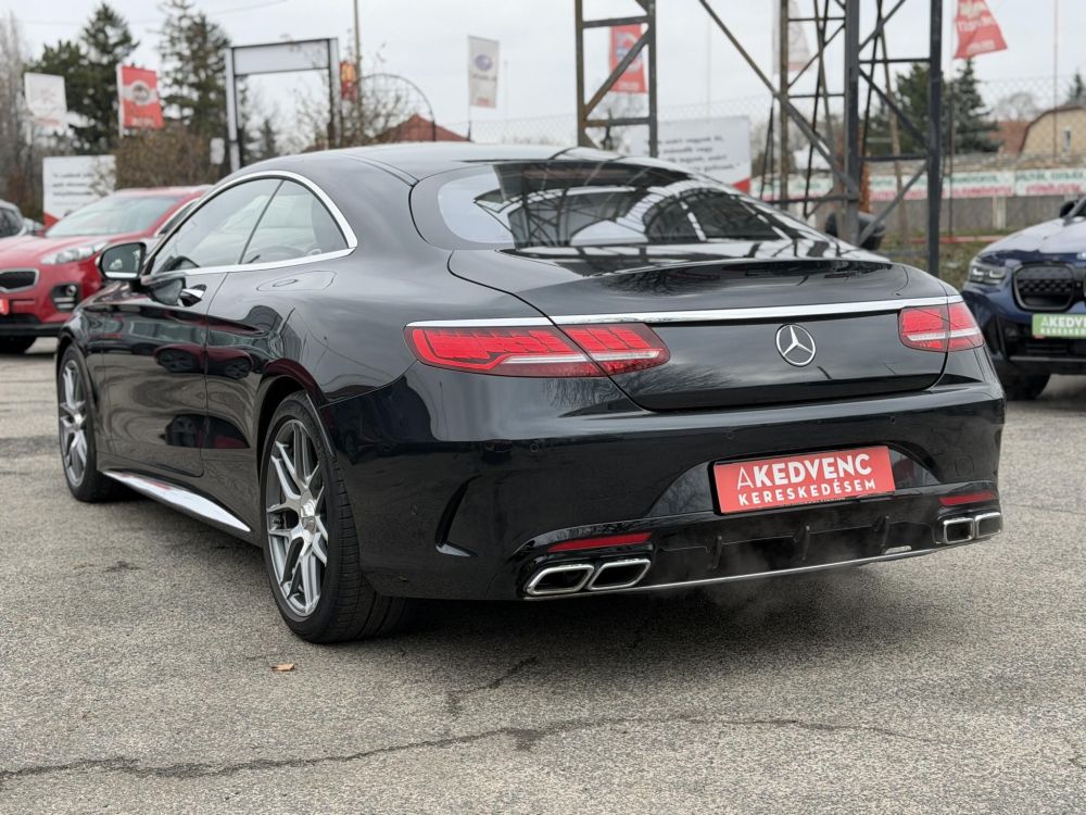 MERCEDES-AMG S 63 4Matic+ 9G-TRONIC 46e km. MAGIC SKY CONTROL. Újszerű állapot. Designo belső!