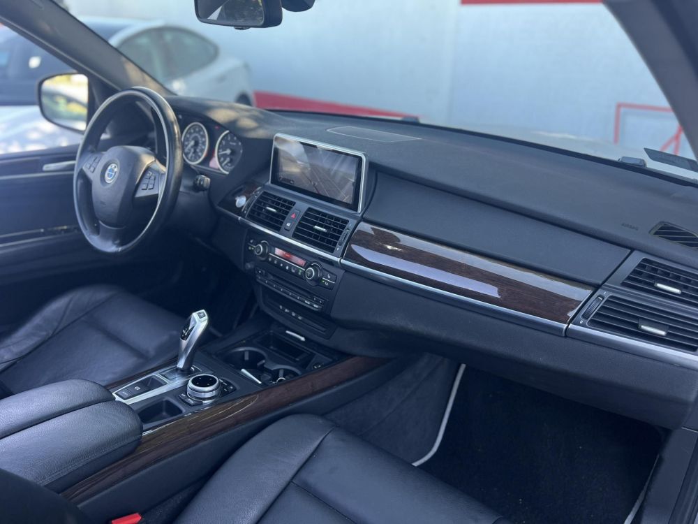 BMW X5 xDrive35i (Automata) Carplay Memóriás ülések Panoráma tető Téli-nyári felni garnitúrával!