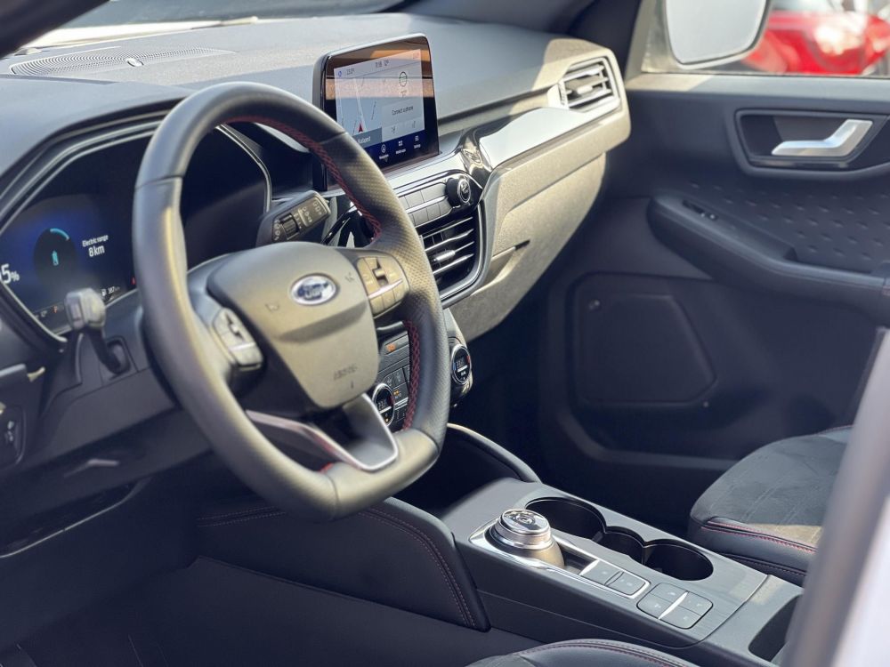 FORD KUGA 2.5 PHEV ST-Line CVT ST-line. panoráma tető