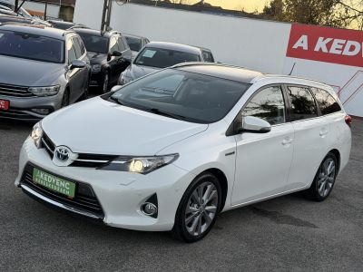 TOYOTA AURIS Touring Sports 1.8 HSD Executive Skyview (Automata) Panoráma Tempomat Ülésfűtés Kamera Keyless Navi