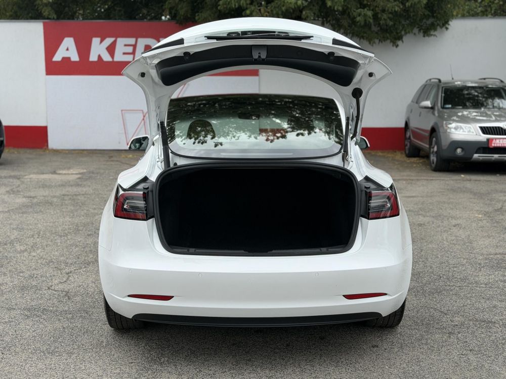 TESLA MODEL 3 Long Range AWD (Automata) 99e km. AMD Ryzen. mátrix LED. hőszivattyú. premium hifi. garanciális!