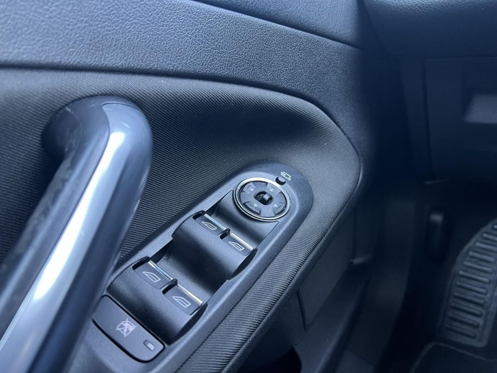 FORD MONDEO 2.0 TDCi Titanium Powershift Xenon Tempomat Keyless Ülésfűtés/hűtés GARANCIÁLIS VÁLTÓ!