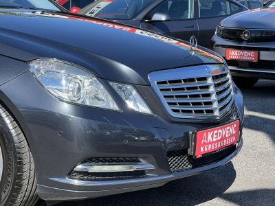 MERCEDES-BENZ E 200 CGI BlueEFFICIENCY Elegance (Automata) Gyári fényezés. Dokumentált előélet. Garantált 149e km!