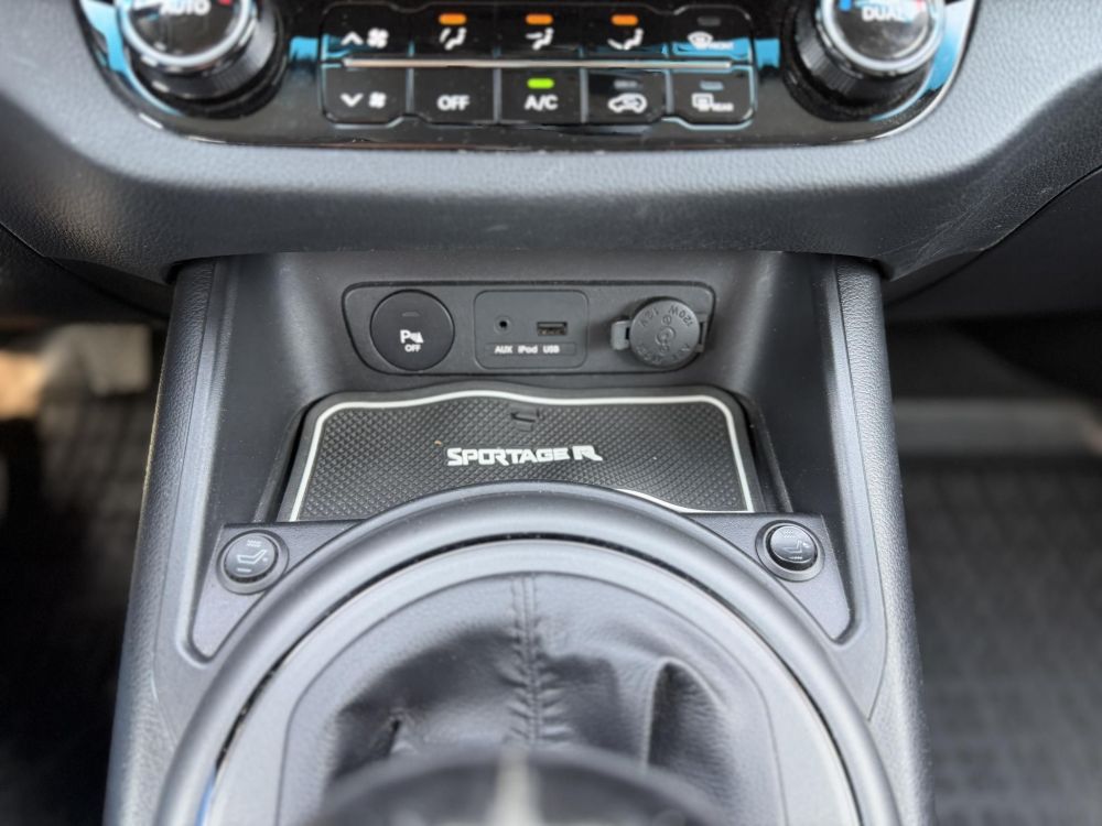 KIA SPORTAGE 2.0 CRDi EX Prémium 4x4 Magyarországi. tempomat. digitklíma. tolatóradar. vonóhorog. téli-nyári kerék!