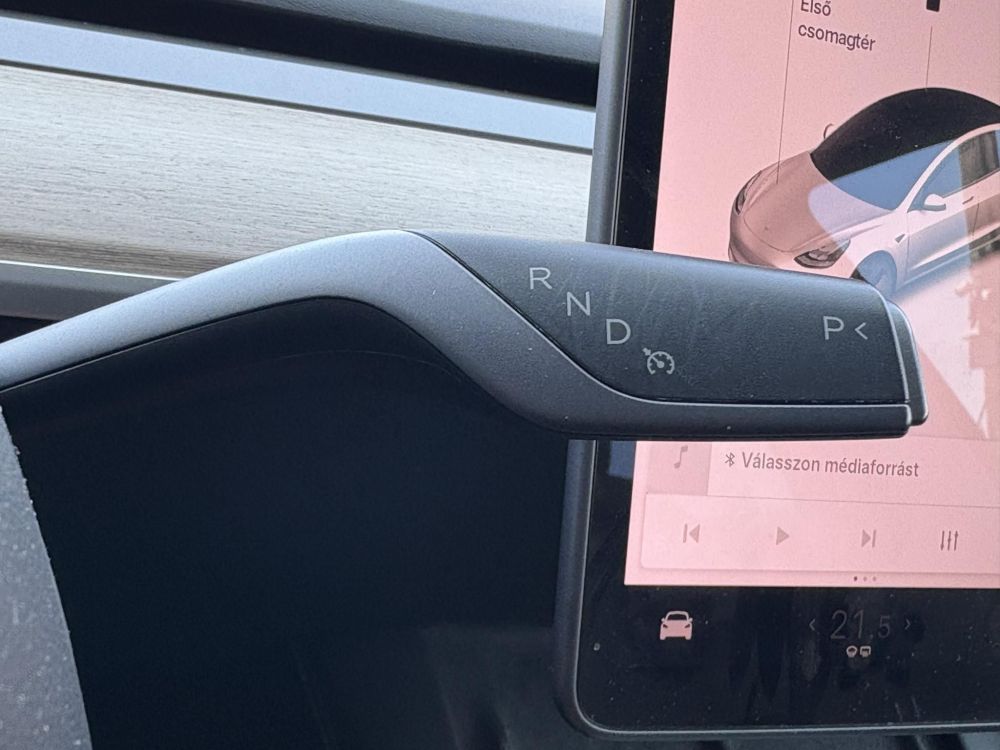 TESLA MODEL 3 Long Range AWD (Automata) 500km-es hatótáv. mátrix LED. garanciális. hőszívattyú. 4 évszakos gumik!