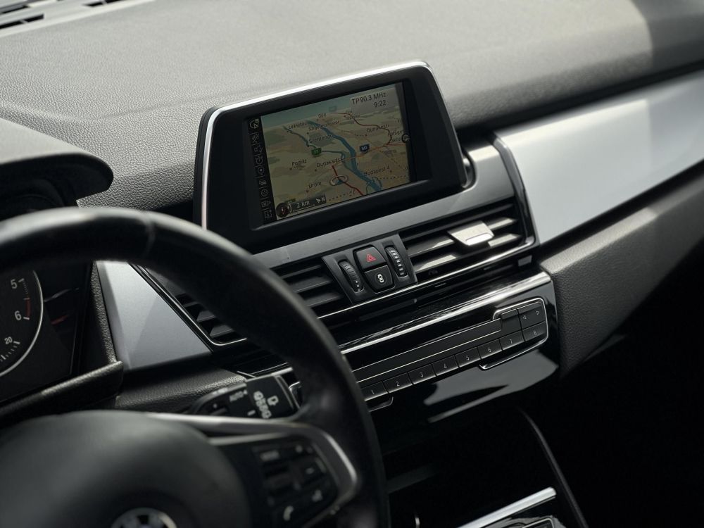 BMW 216d (Automata) Active Tourer frissen szervizelt!