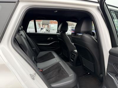 BMW 330e M Sport (Automata) Frissen szervizelt. Új téli gumik!