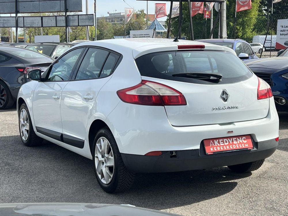 RENAULT MEGANE 1.6 Dynamique Magyarországi. teljes szerviztörténet! LEGJOBB ÁR!