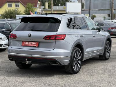 VOLKSWAGEN TOUAREG 3.0 V6 TDI Atmosphere Tiptronic ic 135e km. M.o.-i. magasan felszerelt. márkaszervizelt előélet!
