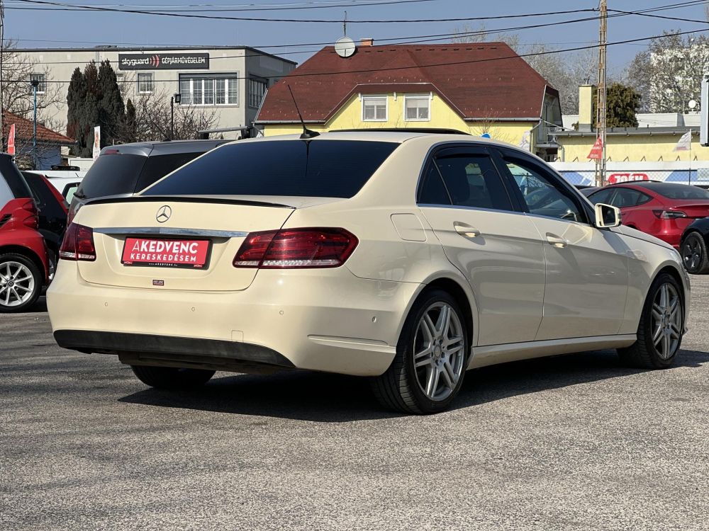 MERCEDES-BENZ E-OSZTÁLY E 200 Avantgarde (Automata) Napfénytető Ülésfűtés F1 váltó Bőr belső Ex taxi A LEGJOBB ÁRON!