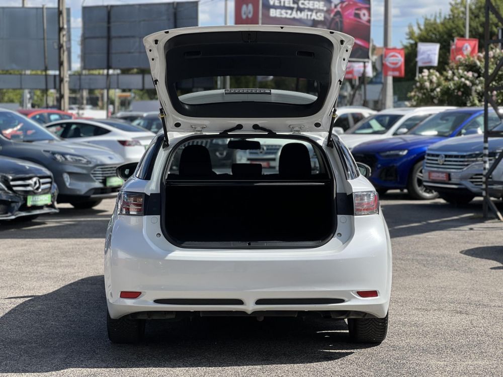 LEXUS CT 200h Executive (Automata) 140e km. Tempomat Tolatókamera Nagy szerviz!