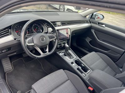 VOLKSWAGEN PASSAT VIII Variant 1.5 TSI ACT Business DSG 109e km. LED Távtartó Kamera Navi Ülésfűtés Bluetooth Téli-nyári kerék!