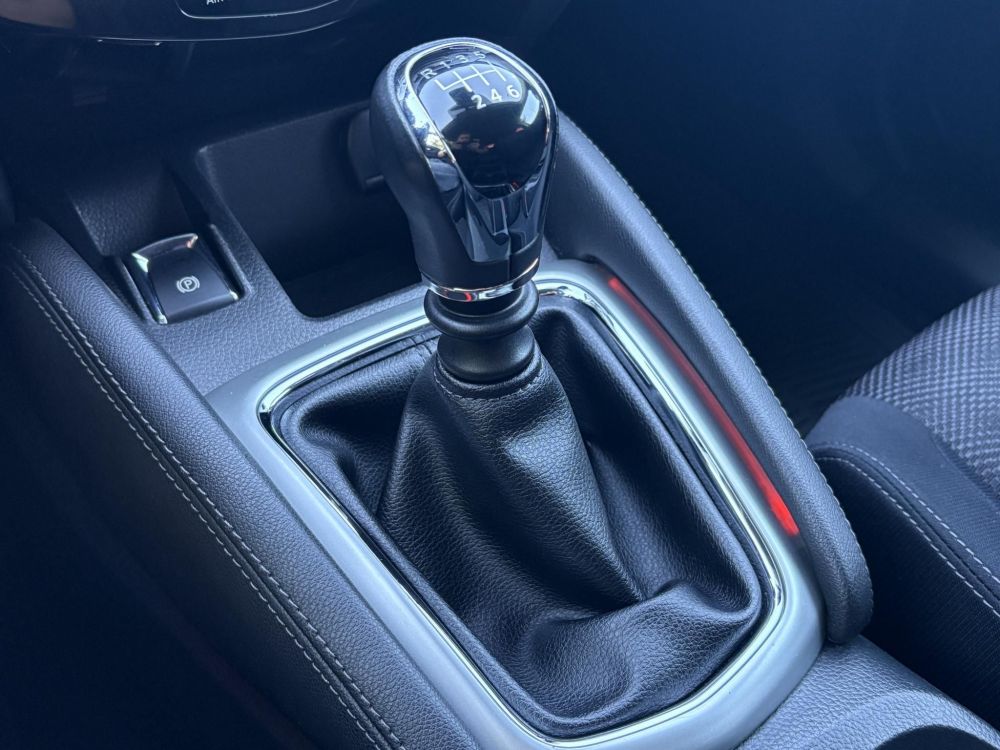 NISSAN QASHQAI 1.6 dCi Tekna 4WD 119e km. LED Tempomat Bluetooth Digitklíma MEGKÍMÉLT állapot!