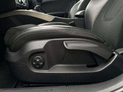 AUDI A4 Avant 2.0 TDI DPF S-line Klíma Tempomat Bluetooth Navi 6 sebességes!