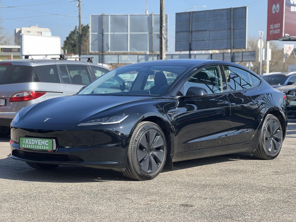 TESLA MODEL 3 Long Range AWD (Automata) HIGHLAND 26e km. hőszivattyű. gyári garancia 2032-ig!