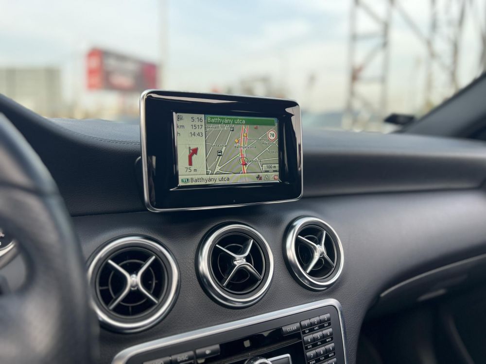 MERCEDES-AMG A 45 4Matic 7G-DCT 75e km. napfénytető. harman/kardon. memória. xenon