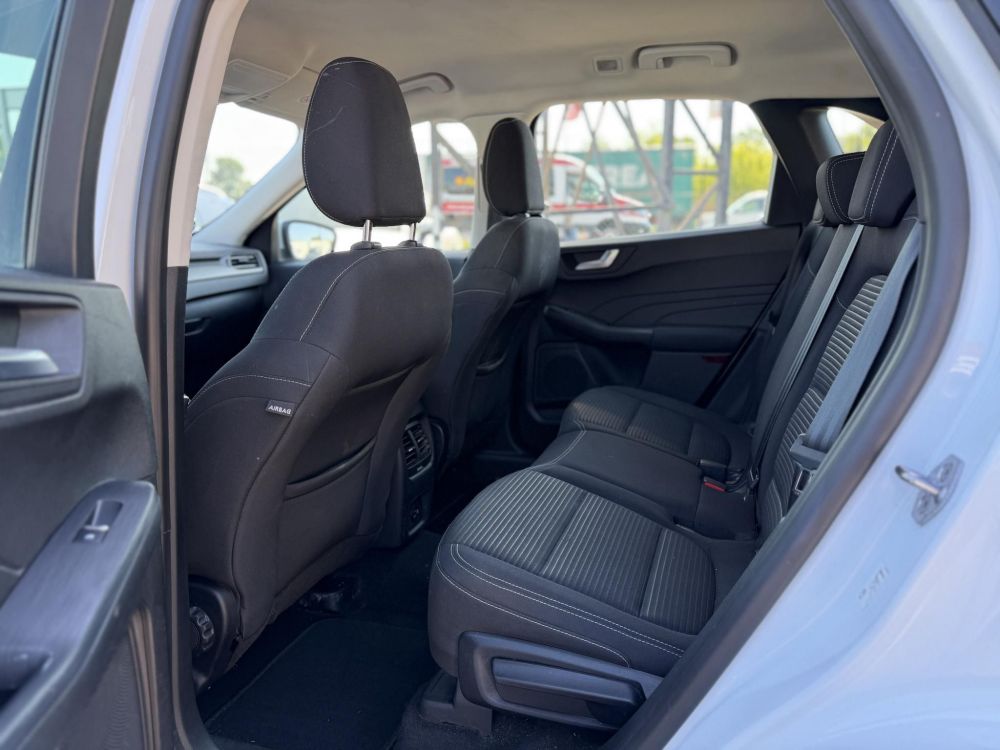 FORD KUGA 2.5 FHEV Titanium CVT 120e km. LED fényszórók. kamera. keyless. sávtartó. navi. CARPLAY!