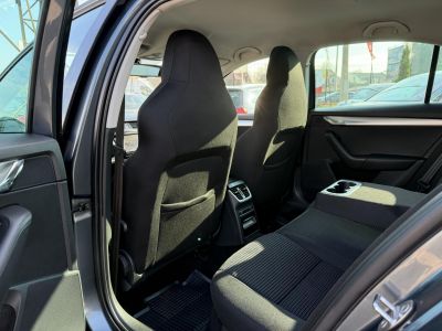 SKODA OCTAVIA 1.6 CR TDI Elegance DSG Magyarországi Xenon Tempomat Navi Ülésfűtés Digitklíma