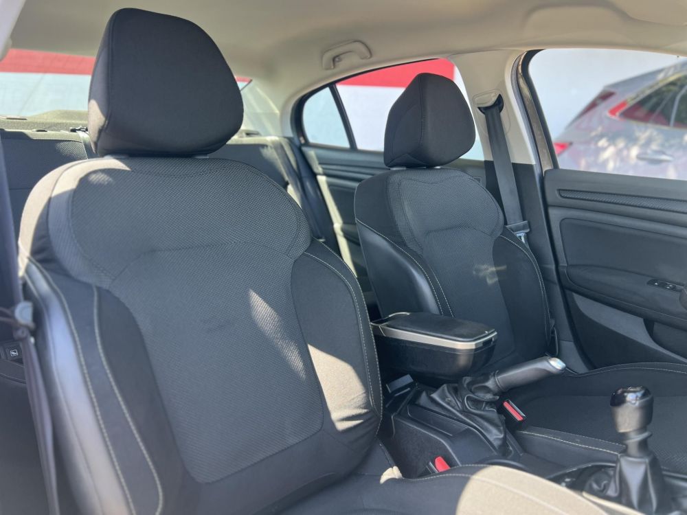RENAULT MEGANE GrandCoupé 1.6 SCe Limited Magyarországi. 106e km Gyári fényezés Márkaszervizelt!