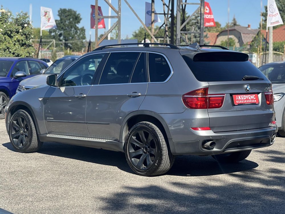 BMW X5 xDrive35i (Automata) Carplay Memóriás ülések Panoráma tető Téli-nyári felni garnitúrával!