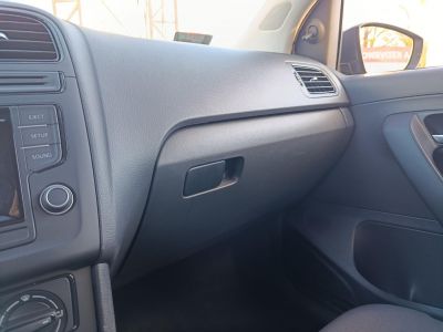 VOLKSWAGEN POLO 1.0 MPI Trendline 172e km. Klíma