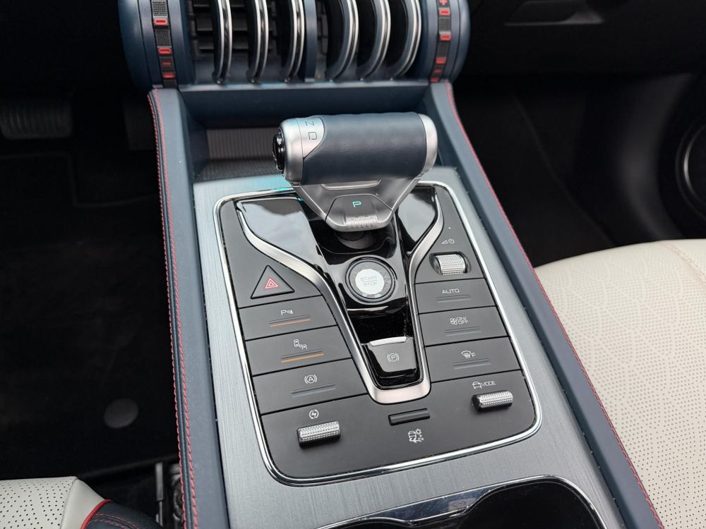 BYD ATTO 3 Design 60,4kWh LFP. M.o.-i. 1.tul. garanciális. panorámatető. világos belső!