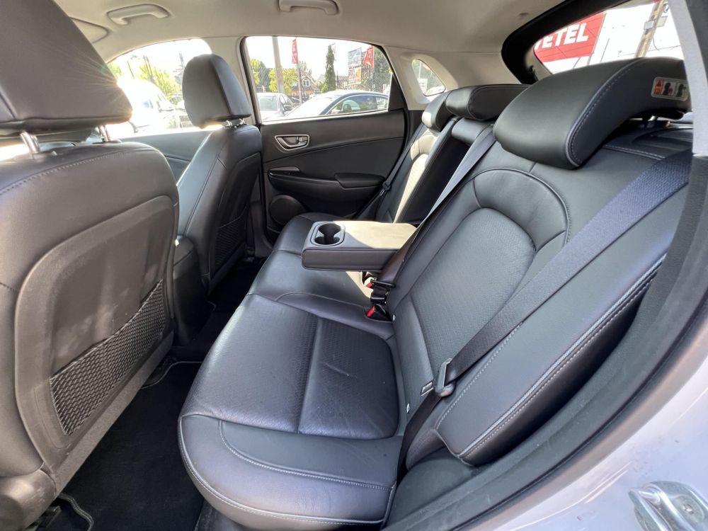 HYUNDAI KONA EV 64kWh Premium Magas felszereltség. megkímélt állapot!